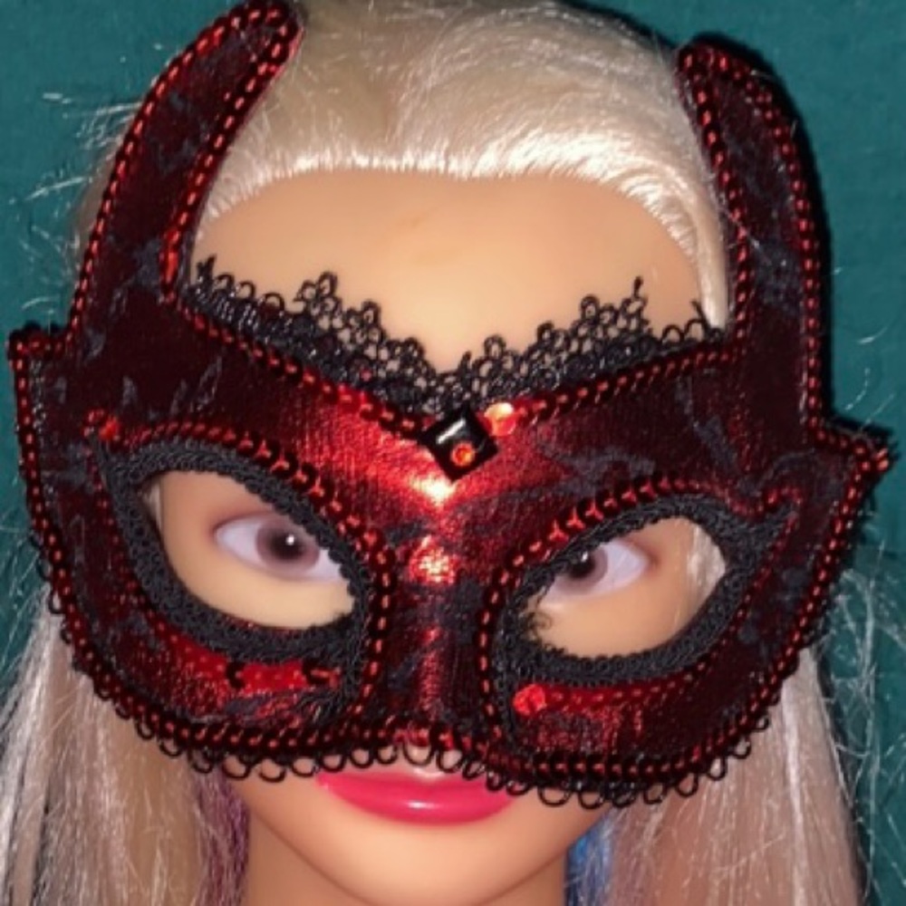 Sexy Red Sequins & Lace Mask with “Devilish”Horns